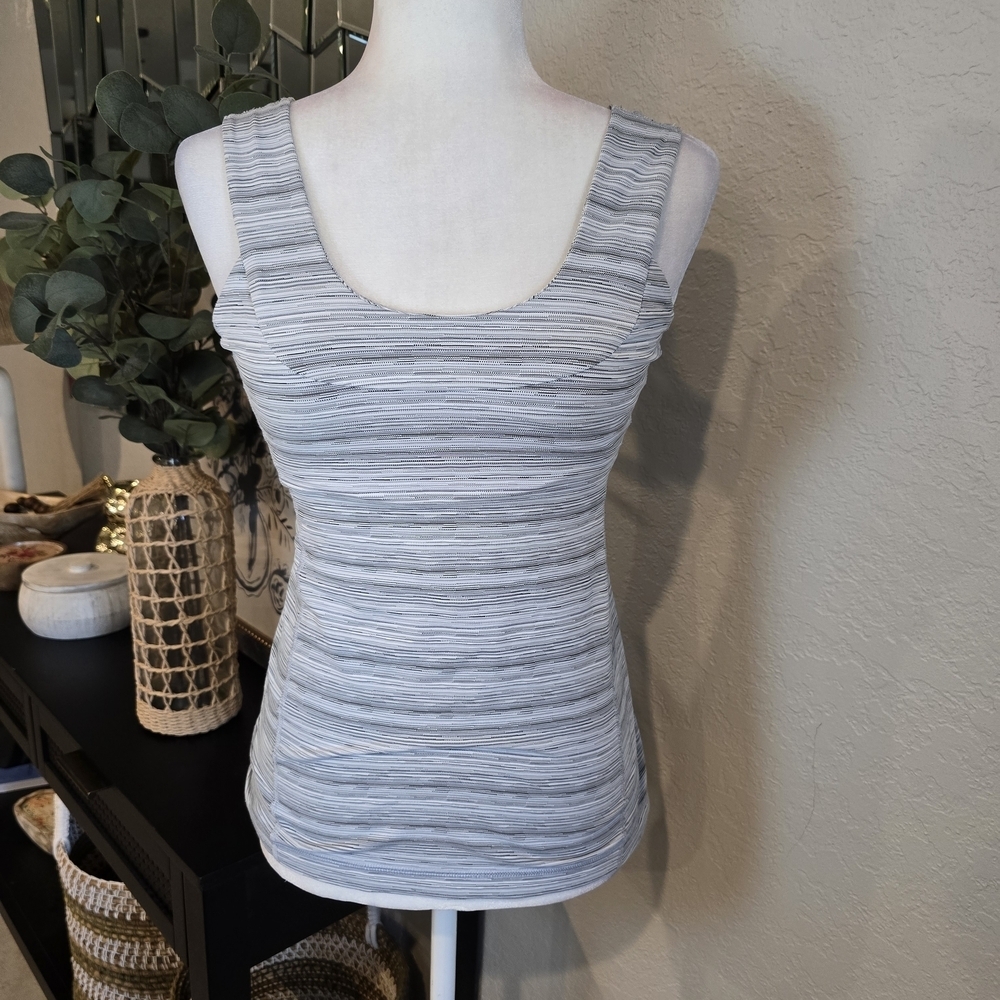 Lululemon Women's Scoop Back Tank Cyber Stripe White Silver Fox Athleisure 6